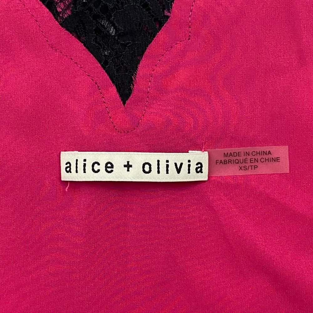 ❌SOLD❌Alice + Olivia Silk Lace Pattern Top - Picture 4 of 4